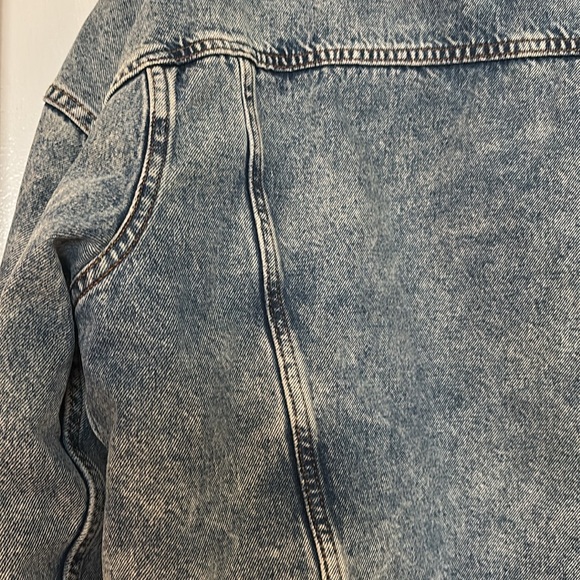 Distressed fleece lined denim jacket size M unisex - Picture 10 of 10